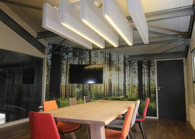 Incatro Room Acoustics mooie akoestische maatwerk oplossing AR Tbaffle loshangend akoestisch scherm
